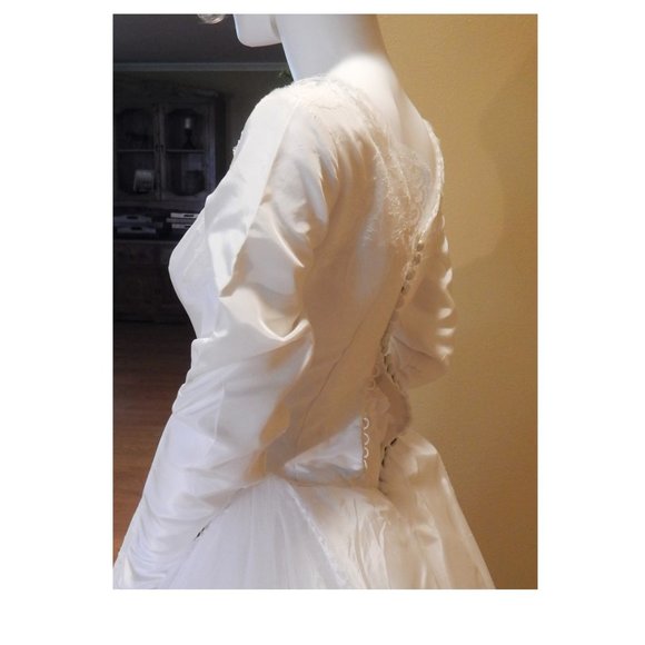 Antique Bride- 1950's CUSTOM SATIN/LACE WEDDING - Picture 8 of 11